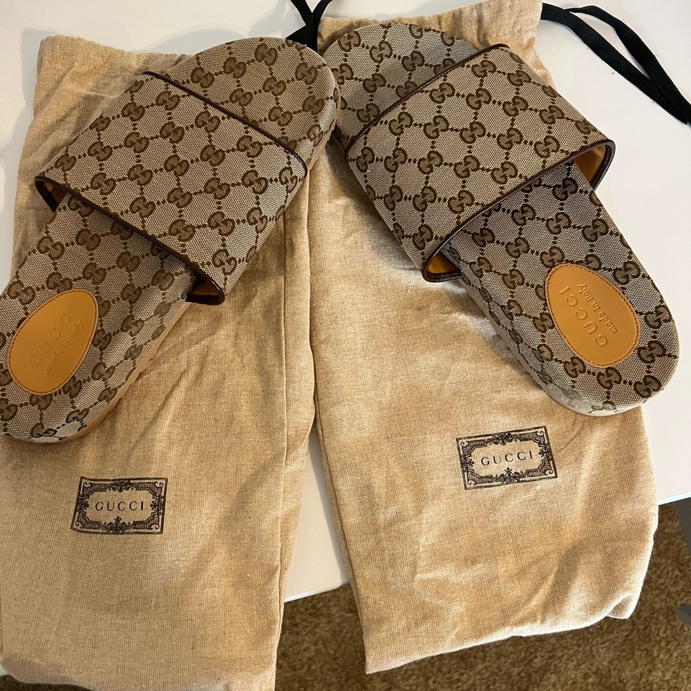 Gucci Brown and Tan Sandals with Signature Style like new. Worn a few times.